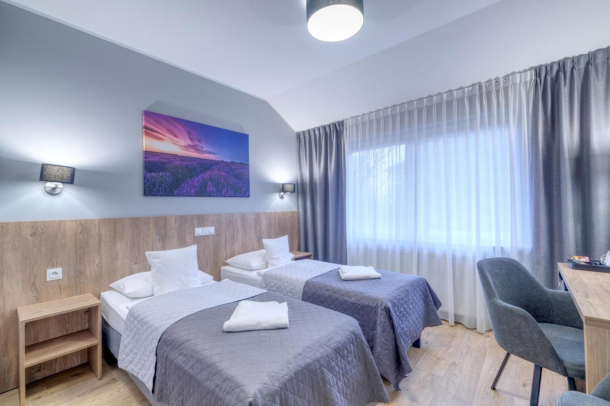Lawendowy Dwor Bed & Breakfast Pszczółki Dış mekan fotoğraf