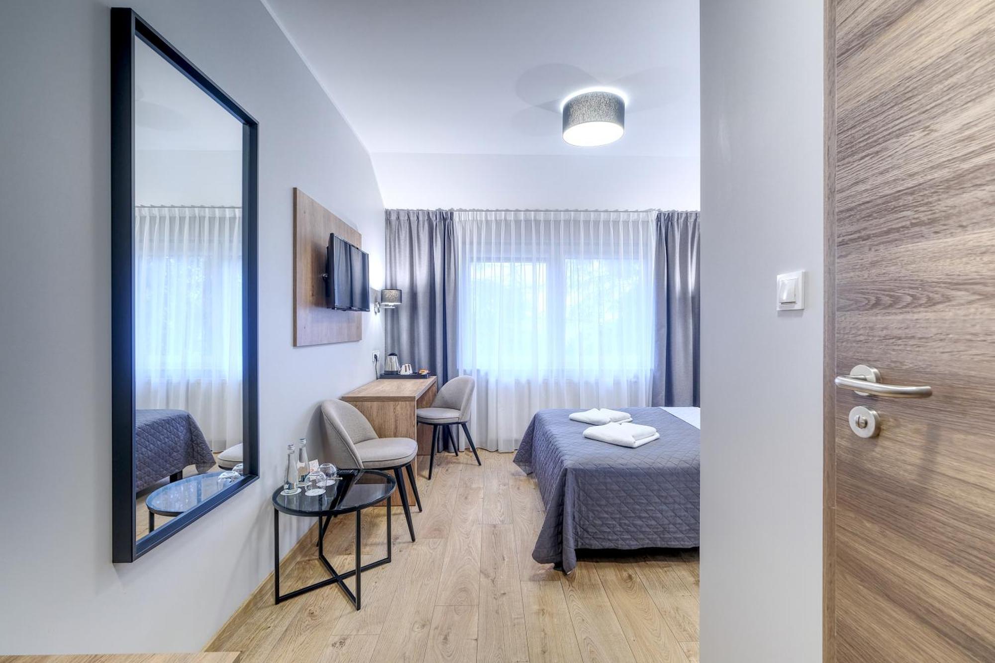 Lawendowy Dwor Bed & Breakfast Pszczółki Dış mekan fotoğraf