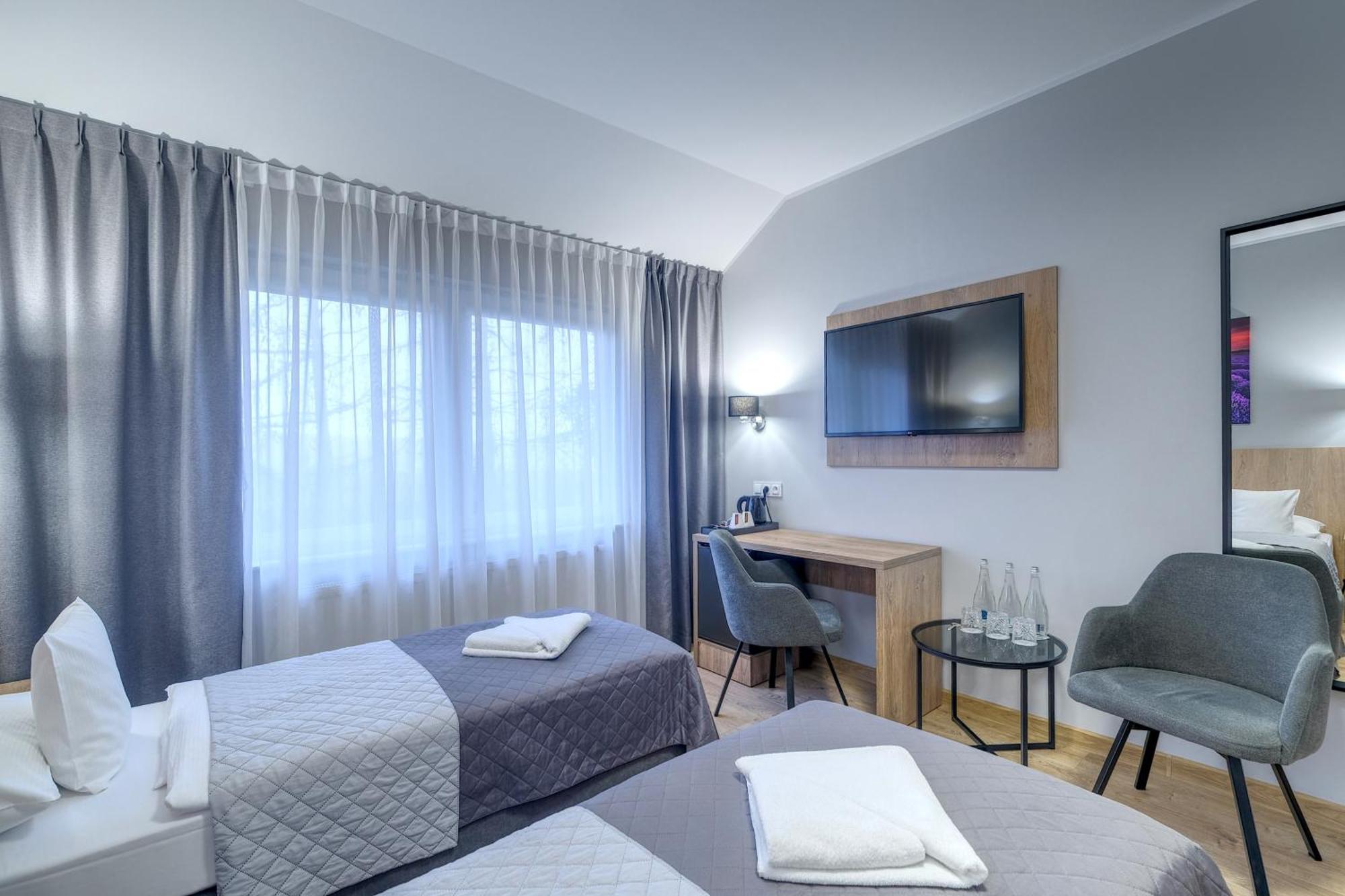 Lawendowy Dwor Bed & Breakfast Pszczółki Dış mekan fotoğraf